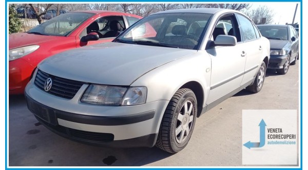 VOLKSWAGEN PASSAT 3B del 1999 parti usate e ricambi