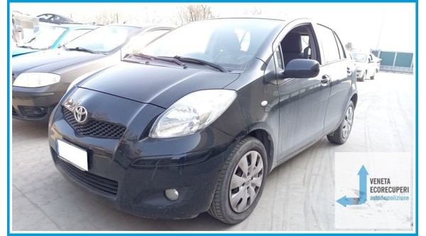 TOYOTA YARIS  del 2009 parti usate e ricambi