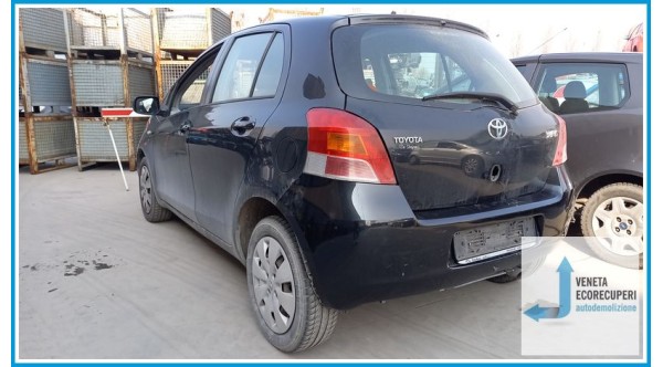TOYOTA YARIS  del 2009 parti usate e ricambi