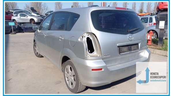 TOYOTA COROLLA VERSO  del 2006 parti usate e ricambi