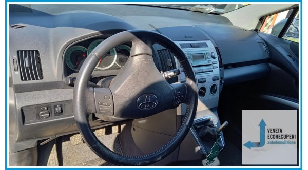TOYOTA COROLLA VERSO  del 2006 parti usate e ricambi