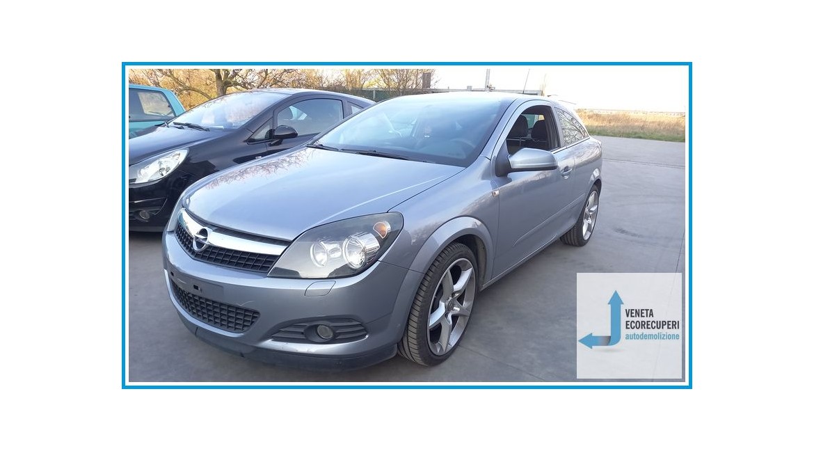 OPEL ASTRA A04 del 2009 parti usate e ricambi
