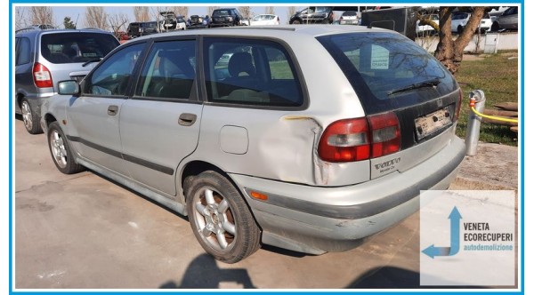 VOLVO Serie 40  del 1997 parti usate e ricambi