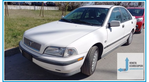 VOLVO Serie 40  del 1998 parti usate e ricambi