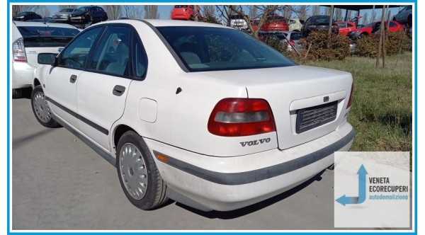 VOLVO Serie 40  del 1998 parti usate e ricambi