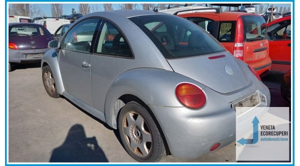 VOLKSWAGEN NEW BEETLE 1C del 2002 parti usate e ricambi