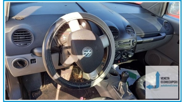 VOLKSWAGEN NEW BEETLE 1C del 2002 parti usate e ricambi