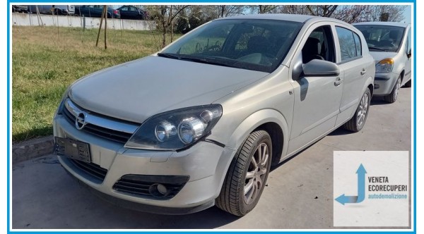 OPEL ASTRA A04 del 2006 parti usate e ricambi