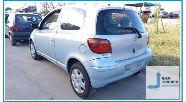 TOYOTA YARIS FRP del 2004 parti usate e ricambi