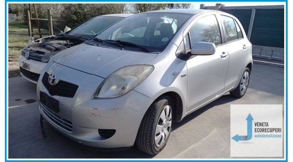 TOYOTA YARIS  del 2007 parti usate e ricambi