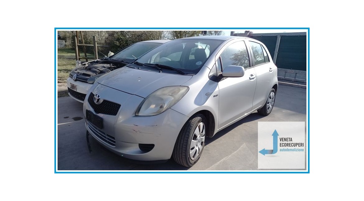 TOYOTA YARIS  del 2007 parti usate e ricambi