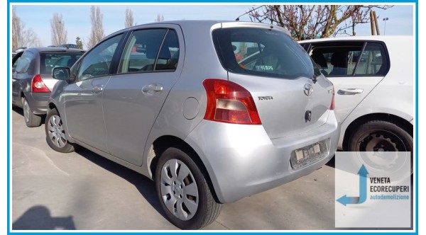 TOYOTA YARIS  del 2007 parti usate e ricambi