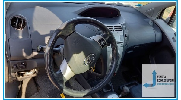 TOYOTA YARIS  del 2007 parti usate e ricambi