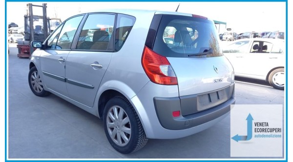 RENAULT SCENIC 2a Serie  del 2006 parti usate e ricambi