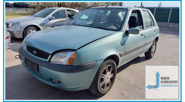 FORD FIESTA DX del 2001 parti usate e ricambi