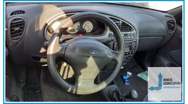 FORD FIESTA DX del 2001 parti usate e ricambi