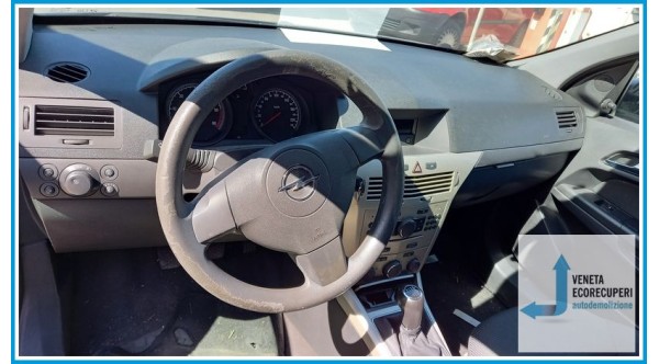 OPEL ASTRA A04 del 2008 parti usate e ricambi