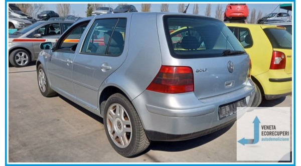 VOLKSWAGEN GOLF 1J del 2002 parti usate e ricambi