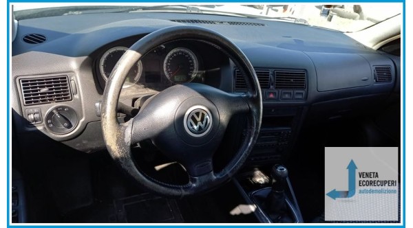 VOLKSWAGEN GOLF 1J del 2002 parti usate e ricambi