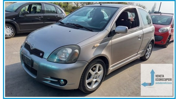 TOYOTA YARIS JPP del 2001 parti usate e ricambi