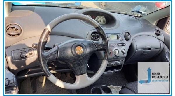TOYOTA YARIS JPP del 2001 parti usate e ricambi