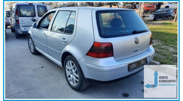 VOLKSWAGEN GOLF 1J del 2001 parti usate e ricambi