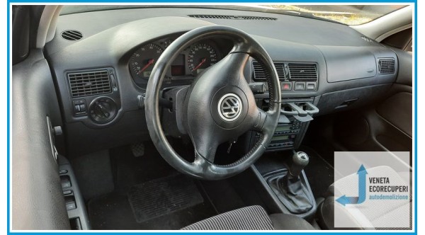 VOLKSWAGEN GOLF 1J del 2001 parti usate e ricambi