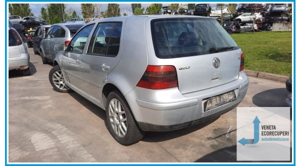 VOLKSWAGEN GOLF 1J del 2002 parti usate e ricambi