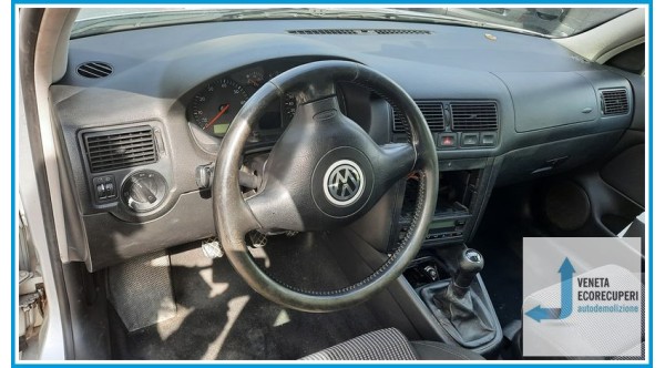 VOLKSWAGEN GOLF 1J del 2002 parti usate e ricambi