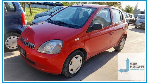 TOYOTA YARIS JPP del 2000 parti usate e ricambi