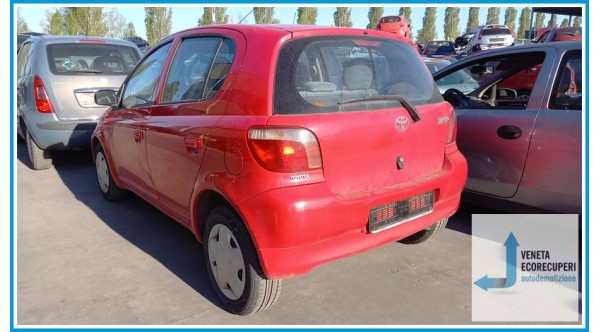TOYOTA YARIS JPP del 2000 parti usate e ricambi