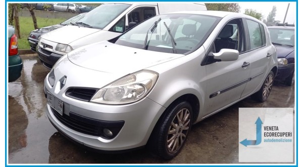 RENAULT CLIO 3a Serie  del 2006 parti usate e ricambi