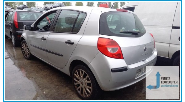 RENAULT CLIO 3a Serie  del 2006 parti usate e ricambi