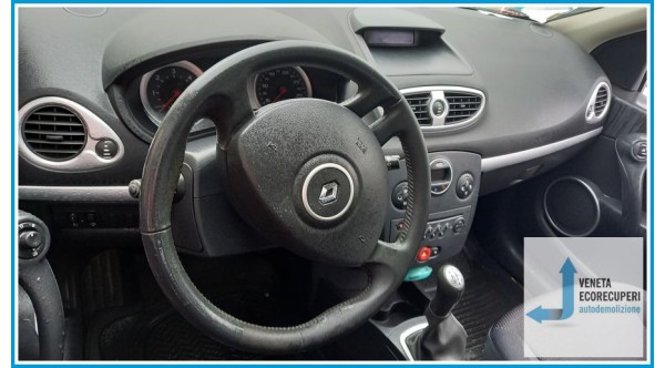 RENAULT CLIO 3a Serie  del 2006 parti usate e ricambi