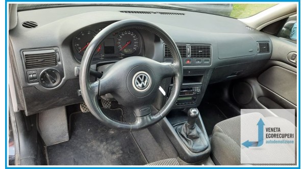 VOLKSWAGEN GOLF 1J del 2001 parti usate e ricambi