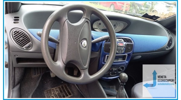 LANCIA Y  del 2000 parti usate e ricambi