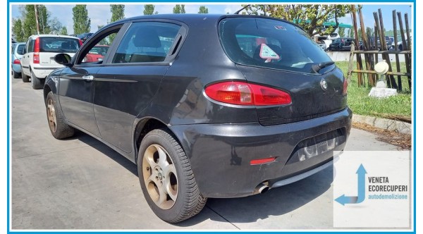 ALFA ROMEO 147 W8 del 2006 parti usate e ricambi