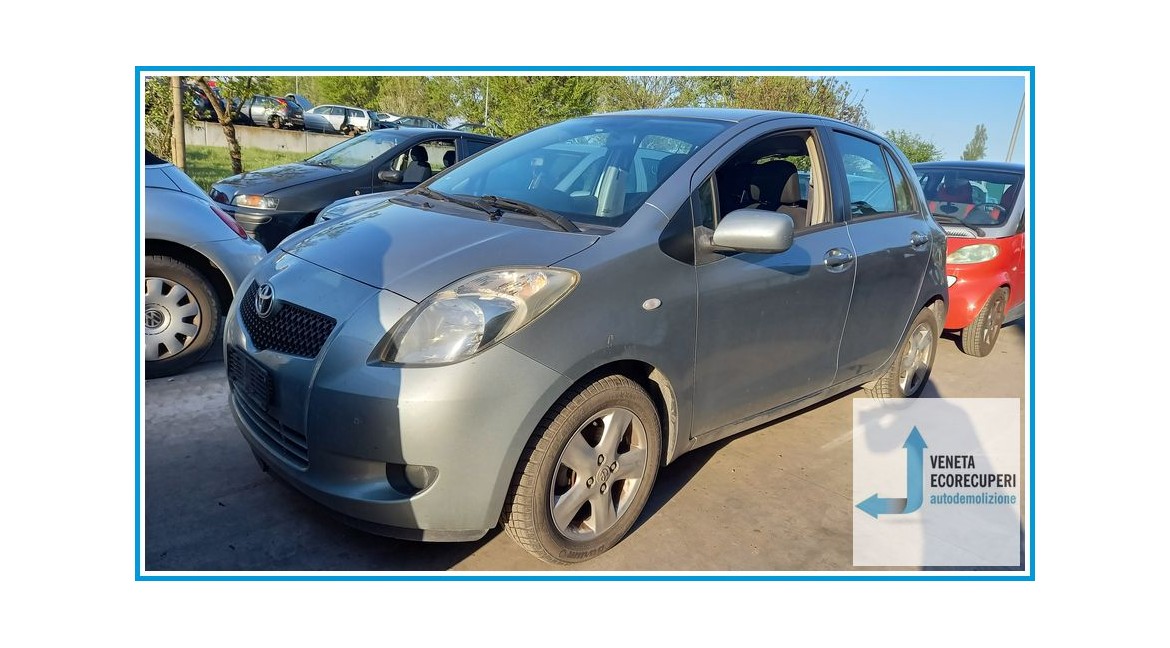 TOYOTA YARIS  del 2006 parti usate e ricambi