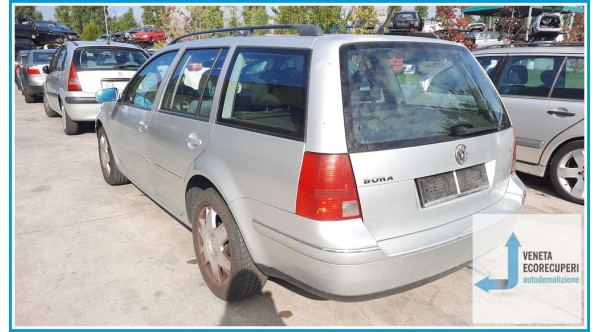 VOLKSWAGEN BORA 1J del 2001 parti usate e ricambi