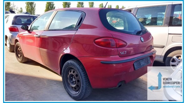 ALFA ROMEO 147 W8 del 2001 parti usate e ricambi