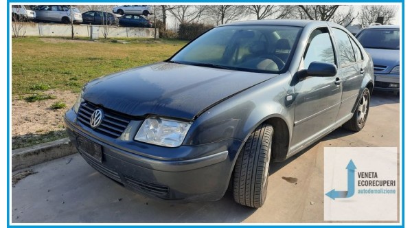 VOLKSWAGEN BORA 1J del 2000 parti usate e ricambi