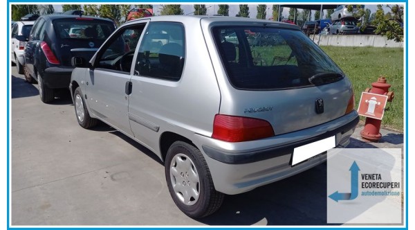 PEUGEOT 106  del 2002 parti usate e ricambi