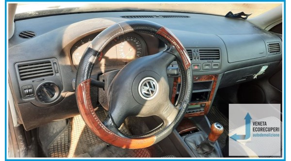 VOLKSWAGEN BORA 1J del 2000 parti usate e ricambi