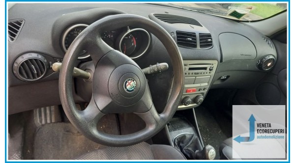 ALFA ROMEO 147 W8 del 2002 parti usate e ricambi