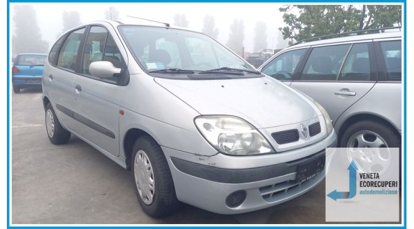 RENAULT MEGANE 1a Serie  del 2001 parti usate e ricambi