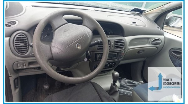 RENAULT MEGANE 1a Serie  del 2001 parti usate e ricambi