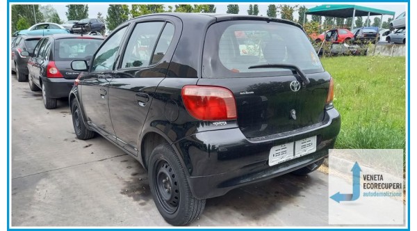 TOYOTA YARIS JPP del 2002 parti usate e ricambi