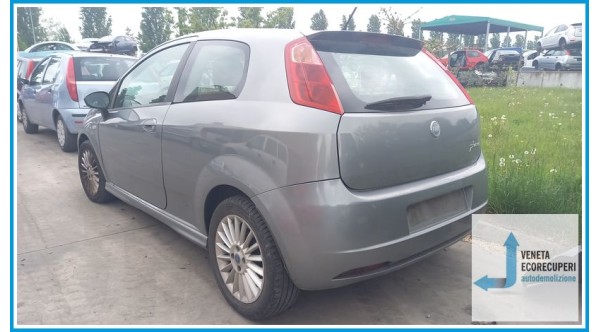 FIAT GRANDE PUNTO 2Y del 2006 parti usate e ricambi