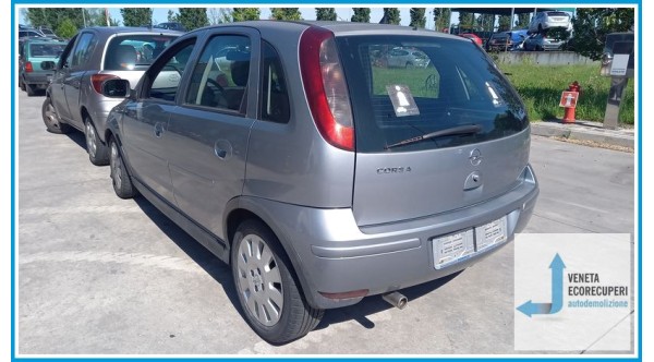 OPEL CORSA X01 del 2004 parti usate e ricambi