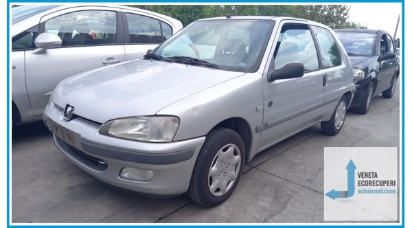 PEUGEOT 106  del 1999 parti usate e ricambi